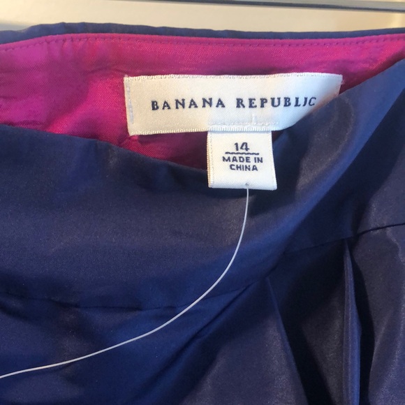 Never worn size 14 banana republic navy skirt - Picture 2 of 3